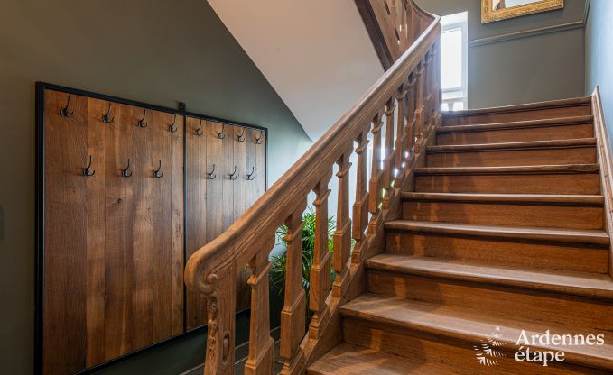 Chteau de luxe pour 30 personnes  Ouffet avec 14 chambres, 12 salles de bains, piscine intrieure, sauna et jardin priv