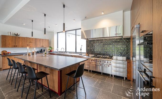 Chteau de luxe pour 30 personnes  Ouffet avec 14 chambres, 12 salles de bains, piscine intrieure, sauna et jardin priv