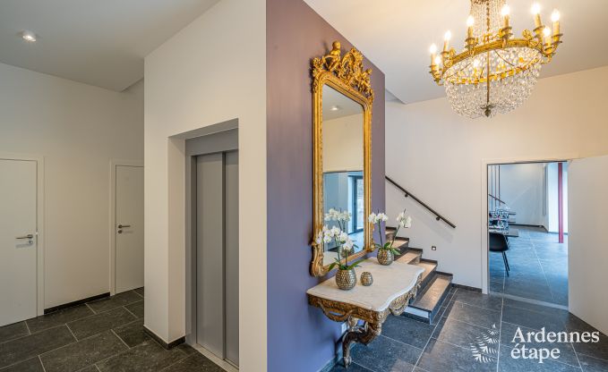 Chteau de luxe pour 30 personnes  Ouffet avec 14 chambres, 12 salles de bains, piscine intrieure, sauna et jardin priv