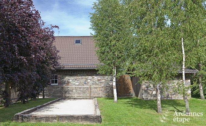 Chalet spacieux  Ovifat, Ardenne, 16 personnes, 8 chambres, 3 salles de bain, sauna, billard, jardin avec terrasse prive