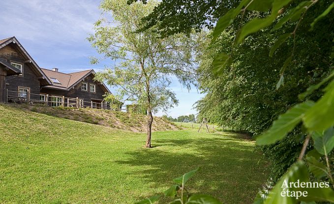 Chalet spacieux  Ovifat, Ardenne, 16 personnes, 8 chambres, 3 salles de bain, sauna, billard, jardin avec terrasse prive