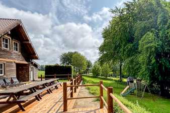 Chalet  Ovifat, Ardenne, 16 personnes, 8 chambres, sauna, billard, jardin, terrasse prive