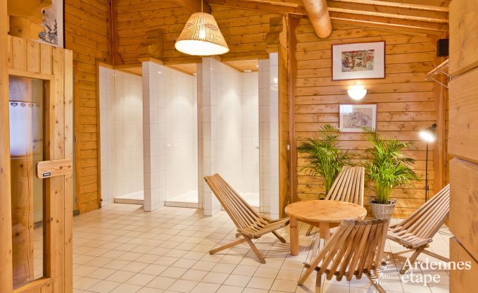 Chalet spacieux  Ovifat, Ardenne, 16 personnes, 8 chambres, 3 salles de bain, sauna, billard, jardin avec terrasse prive