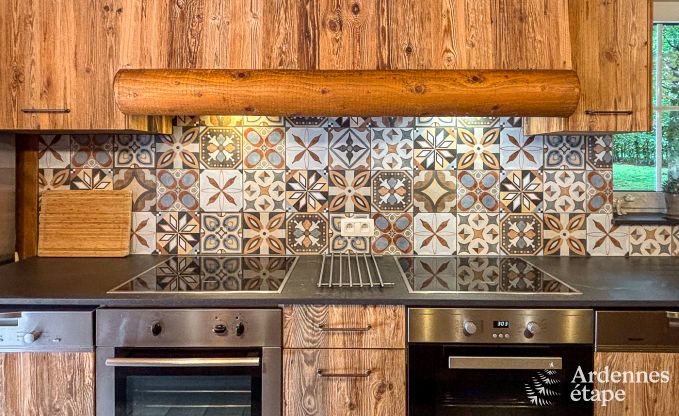 Chalet spacieux  Ovifat, Ardenne, 16 personnes, 8 chambres, 3 salles de bain, sauna, billard, jardin avec terrasse prive