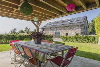 Location de vacances 3.5 étoiles avec sauna et jacuzzi à Ovifat