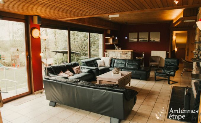 Villa de luxe  Ovifat pour 14 personnes avec de nombreuses installations de bien-tre et de dtente.