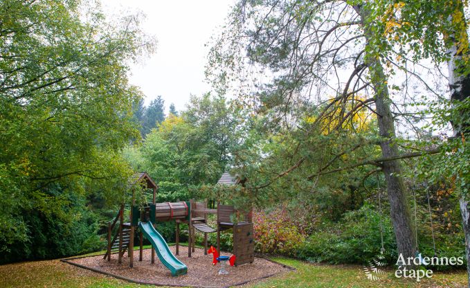 Villa de luxe  Ovifat pour 14 personnes avec de nombreuses installations de bien-tre et de dtente.