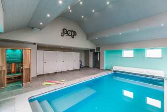 Grand gîte de luxe pour 28 p. à louer en Ardenne (Paliseul)