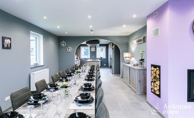 Maison de vacances avec piscine, wellness et de nombreux jeux, � Paliseul pour 28 personnes en Ardenne