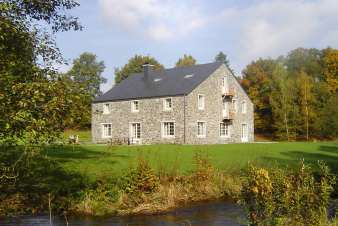 Maison de vacances grande capacité à louer dans les bois à Paliseul