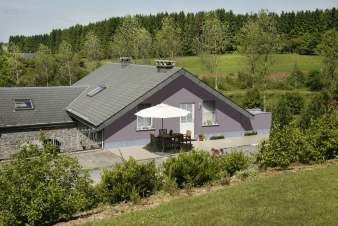 Agréable maison de vacances à Paliseul pour 4 à 5 personnes