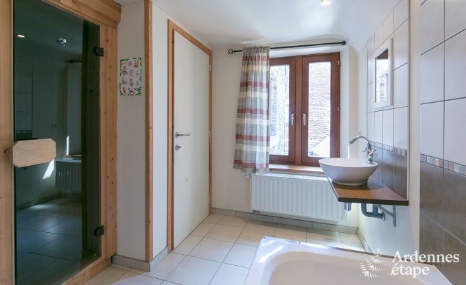 Maison de vacances � Paliseul pour 26/28 personnes en Ardenne