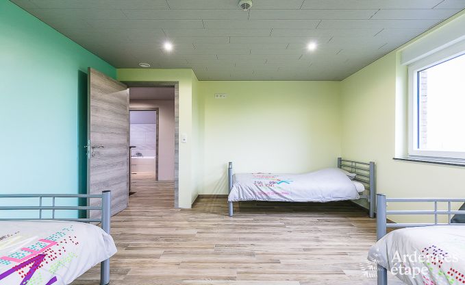 Maison de vacances avec piscine, wellness et de nombreux jeux, � Paliseul pour 28 personnes en Ardenne