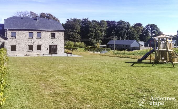 Maison de vacances avec piscine, wellness et de nombreux jeux, � Paliseul pour 28 personnes en Ardenne