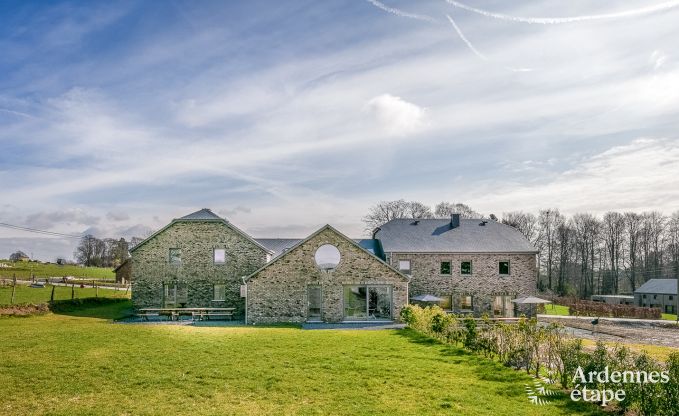 Maison de vacances avec piscine, wellness et de nombreux jeux, � Paliseul pour 28 personnes en Ardenne