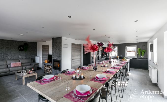 Maison de vacances avec piscine, wellness et de nombreux jeux, � Paliseul pour 28 personnes en Ardenne
