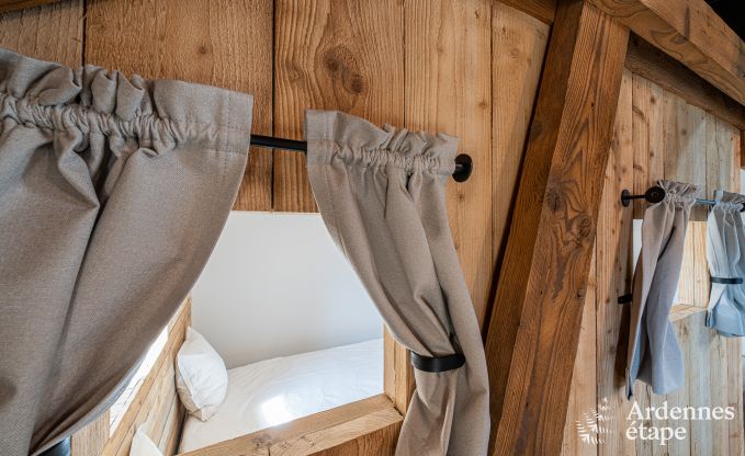 Maison de vacances moderne � Paliseul pour 14 personnes avec piscine et salle de jeux � Redu en Ardenne