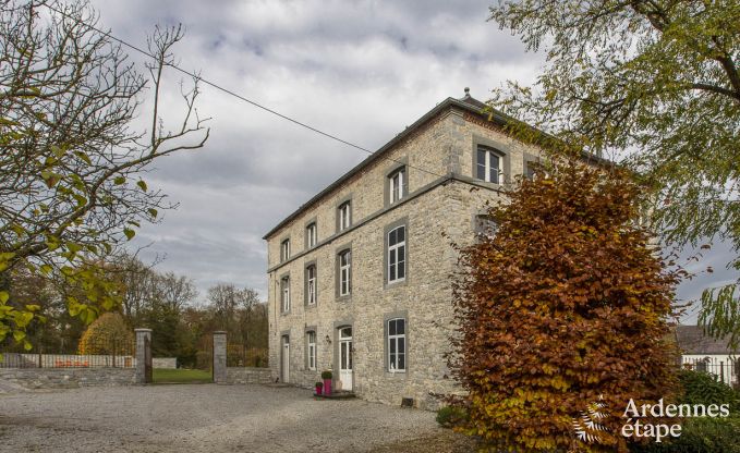 Ancien presbytre  Philippeville pour 12/14 personnes en Ardenne