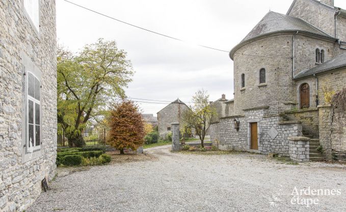 Ancien presbytre  Philippeville pour 12/14 personnes en Ardenne