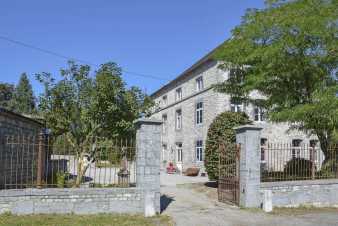 Maison de vacances de caractère pour 12-14 personnes à Philippeville
