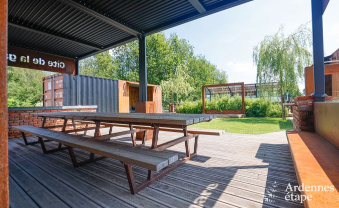 Villa de Luxe � Philippeville pour 18 personnes en Ardenne