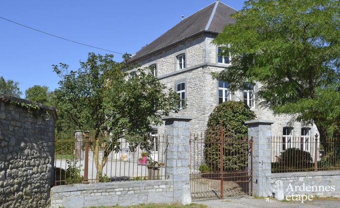 Ancien presbytre  Philippeville pour 12/14 personnes en Ardenne