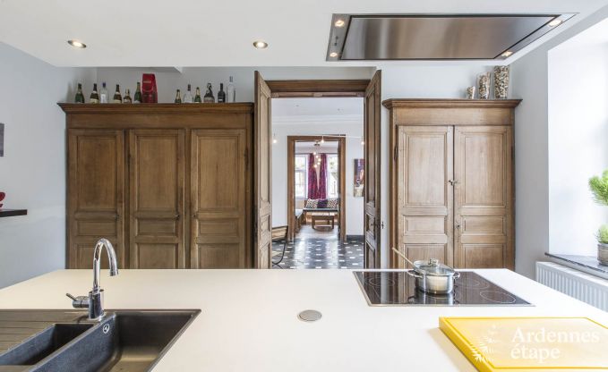 Ancien presbytre  Philippeville pour 12/14 personnes en Ardenne