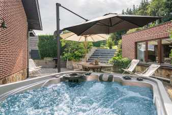 Maison de vacances pour 6 avec jacuzzi, sauna et jardin à Profondeville, Ardenne