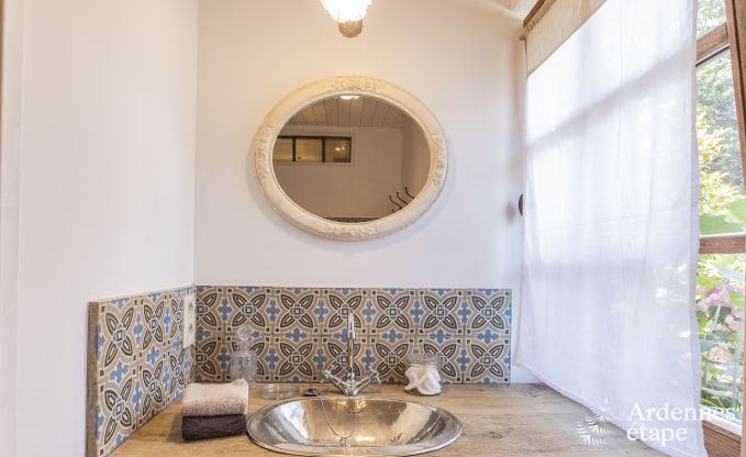 Cottage convivial pour 4 personnes � Redu avec tankuzzi (hottub), terrasse couverte et jardin priv�