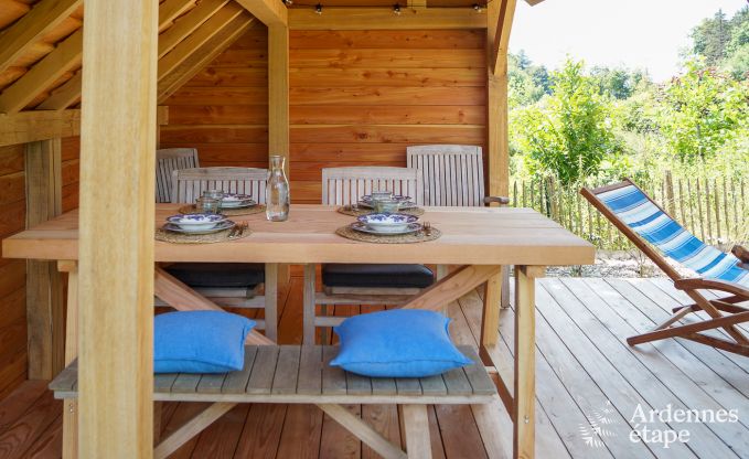 Cottage convivial pour 4 personnes � Redu avec tankuzzi (hottub), terrasse couverte et jardin priv�