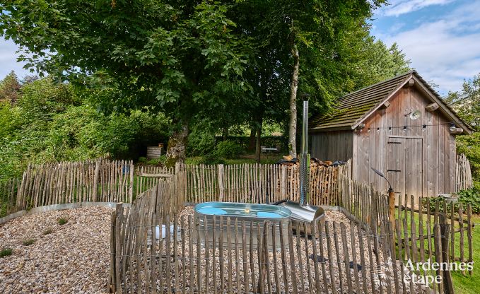 Cottage convivial pour 4 personnes � Redu avec tankuzzi (hottub), terrasse couverte et jardin priv�