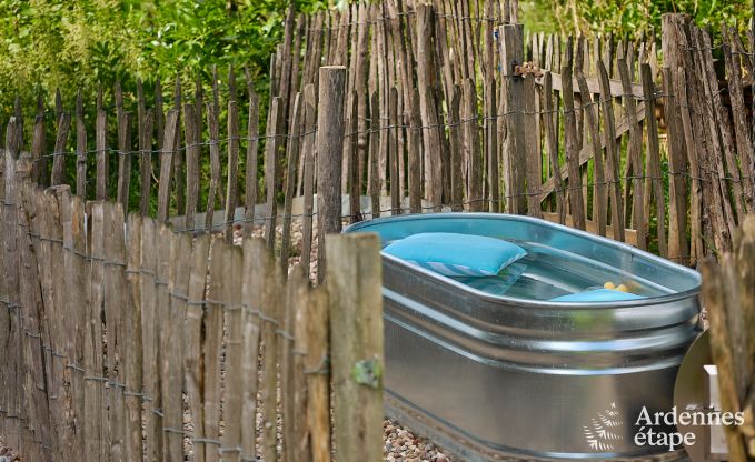 Cottage convivial pour 4 personnes � Redu avec tankuzzi (hottub), terrasse couverte et jardin priv�