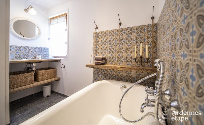 Cottage convivial pour 4 personnes � Redu avec tankuzzi (hottub), terrasse couverte et jardin priv�