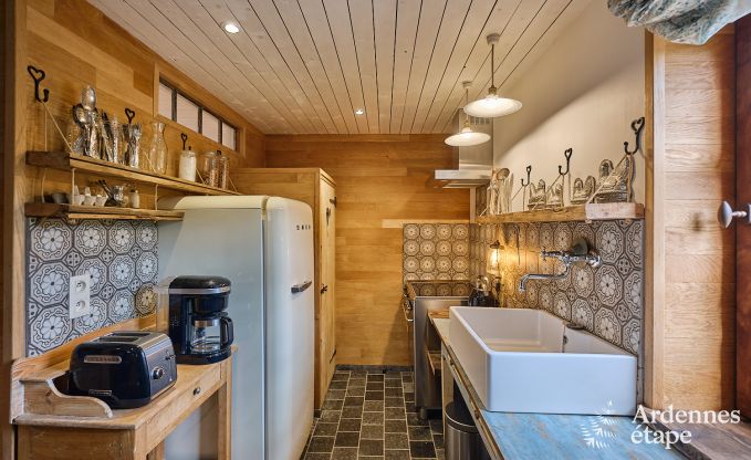 Cottage convivial pour 4 personnes � Redu avec tankuzzi (hottub), terrasse couverte et jardin priv�