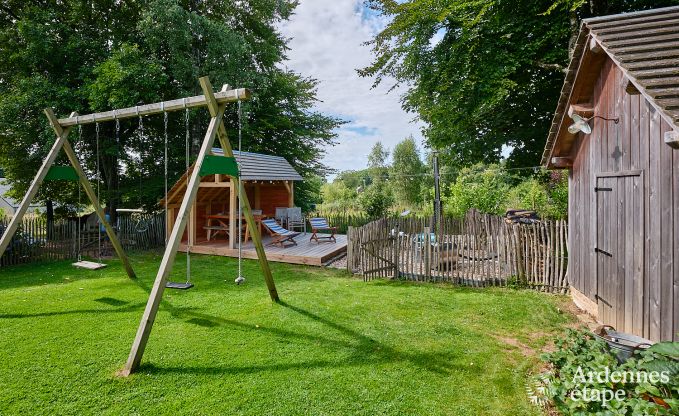 Cottage convivial pour 4 personnes � Redu avec tankuzzi (hottub), terrasse couverte et jardin priv�