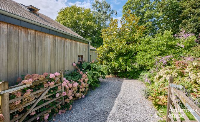 Cottage convivial pour 4 personnes � Redu avec tankuzzi (hottub), terrasse couverte et jardin priv�