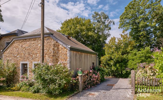 Cottage convivial pour 4 personnes � Redu avec tankuzzi (hottub), terrasse couverte et jardin priv�