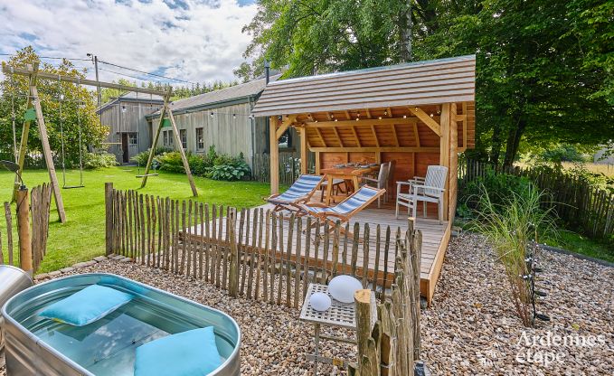 Cottage convivial pour 4 personnes  Redu avec tankuzzi (bain nordique), terrasse couverte et jardin priv