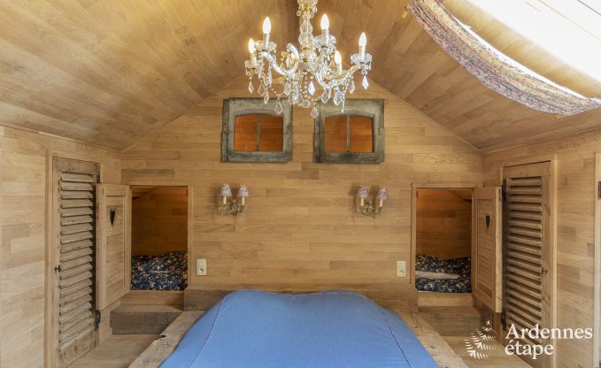 Cottage convivial pour 4 personnes  Redu avec tankuzzi (bain nordique), terrasse couverte et jardin priv