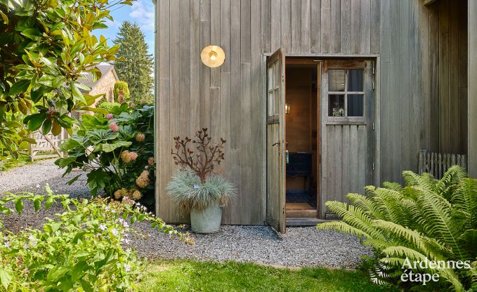 Cottage convivial pour 4 personnes  Redu avec tankuzzi (bain nordique), terrasse couverte et jardin priv