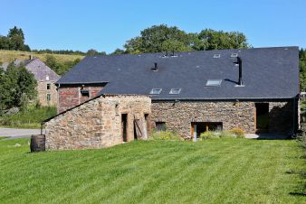 Charmante maison de vacances à Redu pour 15 personnes