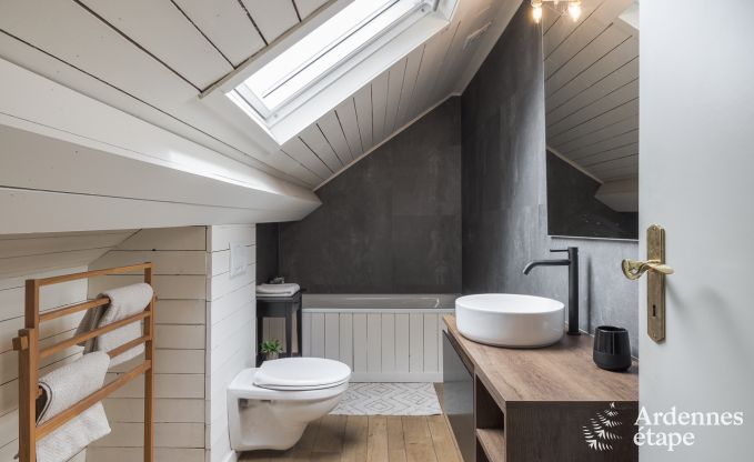 Maison de vacances avec jardin, barbecue et chemin�e � Redu, Ardenne