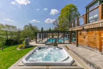 Maison de vacances de charme avec piscine et espace détente à Redu