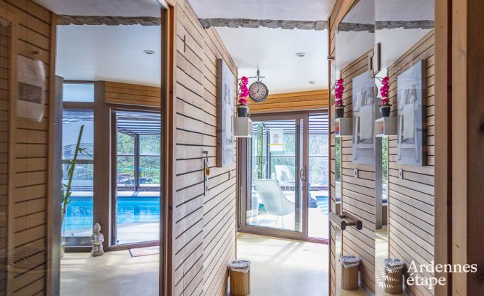 Villa haut de gamme  Redu, Ardenne, 9 personnes, piscine extrieure, sauna, hammam, jacuzzi intrieur et extrieur, jardin priv, quipements complets