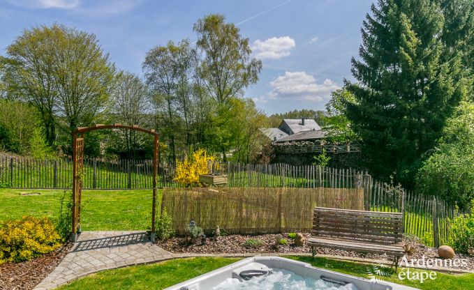 Villa haut de gamme � Redu, Ardenne, 9 personnes, piscine ext�rieure, sauna, hammam, jacuzzi int�rieur et ext�rieur, jardin priv�, �quipements complets
