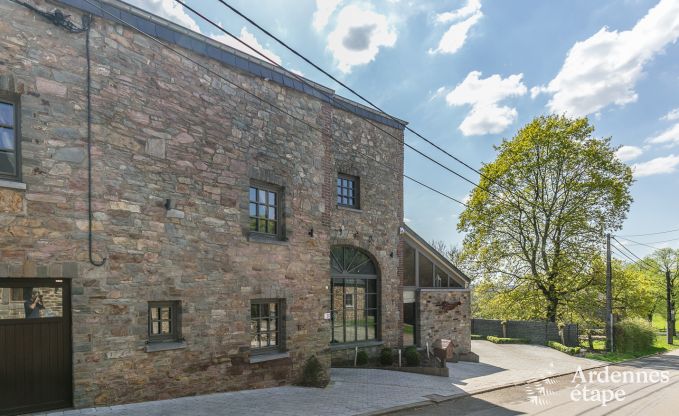 Villa haut de gamme � Redu, Ardenne, 9 personnes, piscine ext�rieure, sauna, hammam, jacuzzi int�rieur et ext�rieur, jardin priv�, �quipements complets