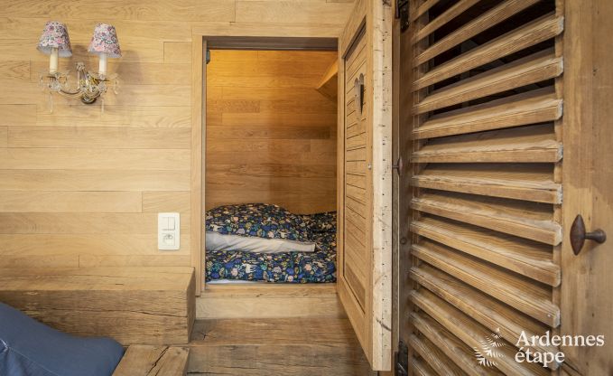 Cottage convivial pour 4 personnes  Redu avec tankuzzi (bain nordique), terrasse couverte et jardin priv