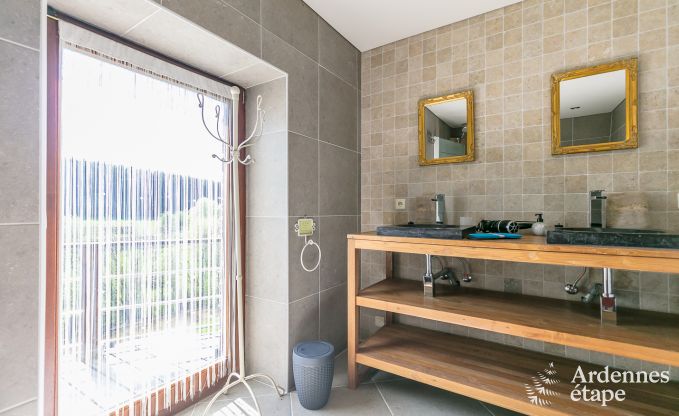 Villa haut de gamme  Redu, Ardenne, 9 personnes, piscine extrieure, sauna, hammam, jacuzzi intrieur et extrieur, jardin priv, quipements complets