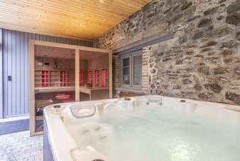 Beau gîte à louer pour 8 personnes à Rendeux en Ardenne