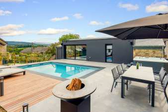 Rendeux, Ardenne : séjour de luxe pour 6 personnes avec piscine et jacuzzi